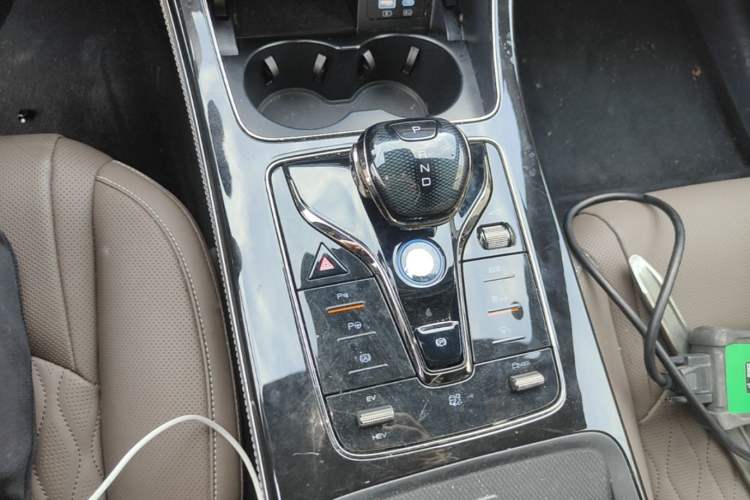 Used BYD Han 2025 DM-i Intelligent Driving Edition 125KM Prestige Model Gear Lever