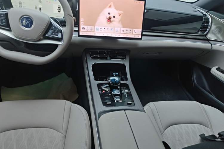 Used BYD Han 2025 EV with 701 km of Laser Radar-Enabled Intelligent Driving Gear Lever