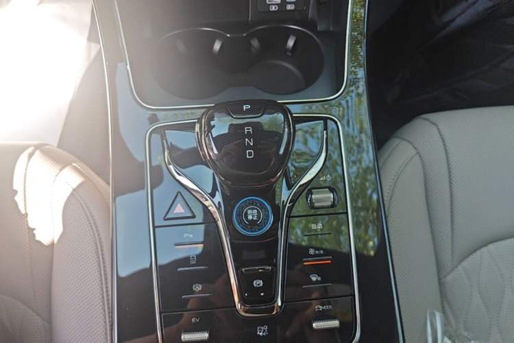 Used BYD Han 2025 DM-i 125KM Prestige Model Gear Lever