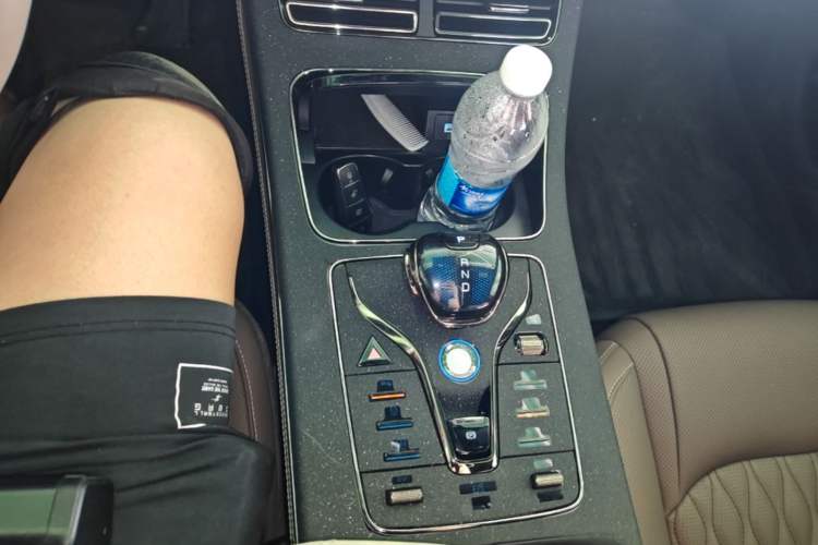 Used BYD Han 2025 DM-i 125KM Elite Model Gear Lever