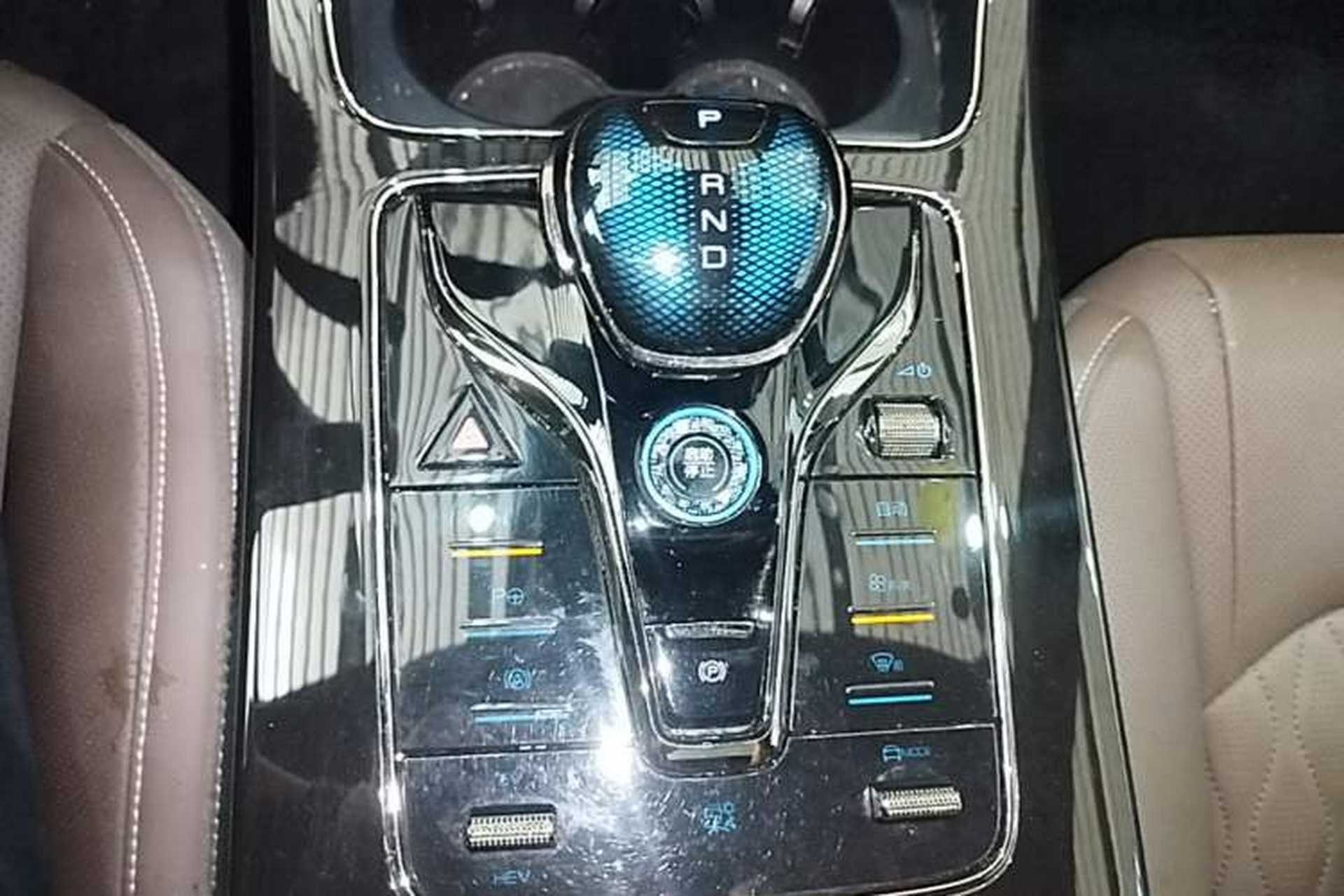 Used BYD Han 2025 DM-i Intelligent Driving Edition 125KM Prestige Model Gear Lever