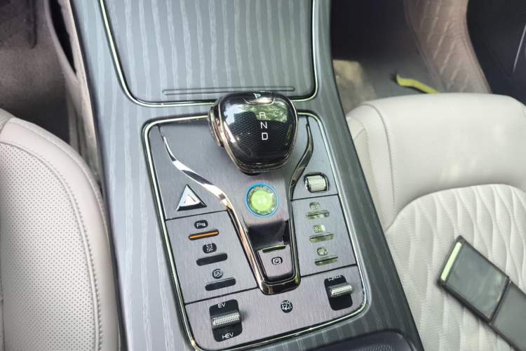 Used BYD Han 2025 DM-i 125KM Prestige Model Gear Lever