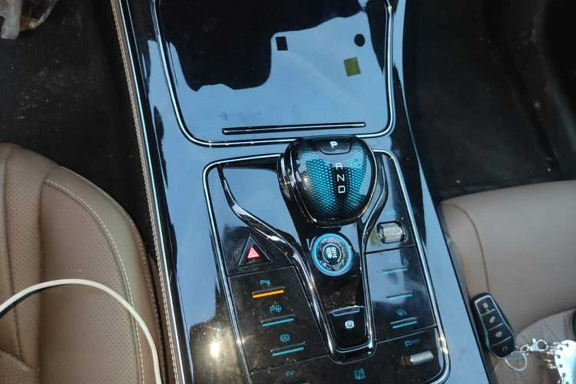 Used BYD Han 2025 DM-i Intelligent Driving Edition 125KM Prestige Model Gear Lever