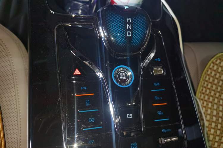 Used BYD Han 2025 DM-i 125KM Elite Model Gear Lever