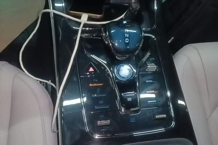 Used BYD Han 2025 DM-i 125KM Prestige Model Gear Lever