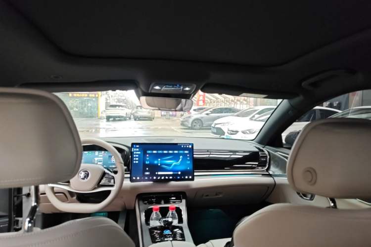 Used BYD Han 2025 DM-i Intelligent Driving Edition 125KM LiDAR Flagship Model Headliner