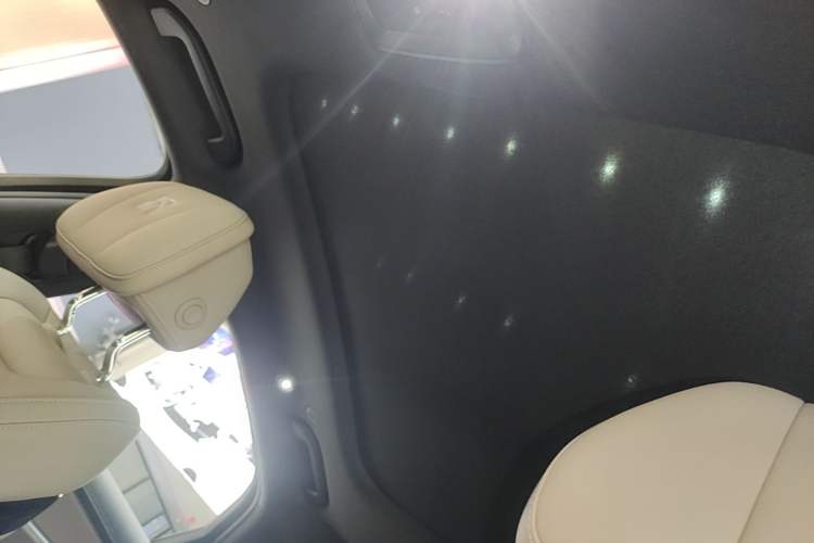 Used BYD Han 2025 DM-i Smart Drive 125KM Elite Model Headliner
