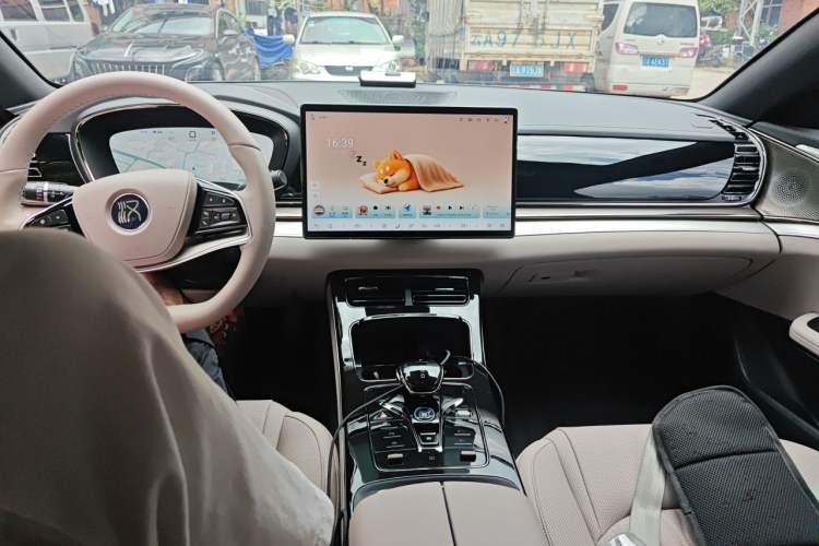Used BYD Han 2025 EV Intelligent Driving Edition 605KM Prestige Model Headliner