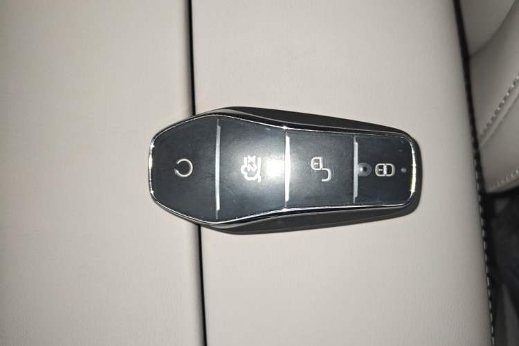 Used BYD Han 2025 EV Intelligent Driving Version 506KM Prestige Model Interior 1