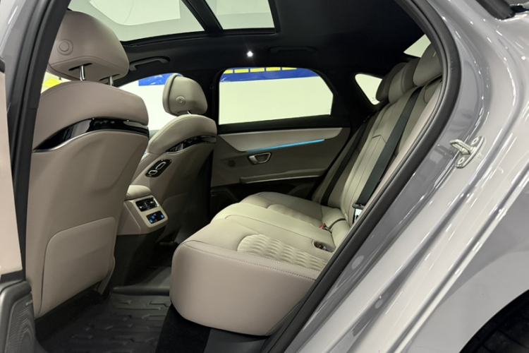 Used BYD Han 2025 Model EV Intelligent Driving Edition 635KM Flagship Interior 1