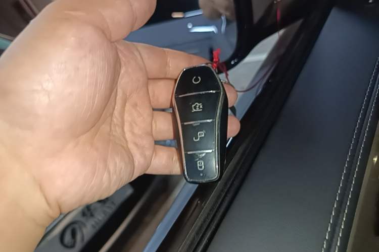 Used BYD Han 2025 DM-i 125KM Prestige Model Interior 1