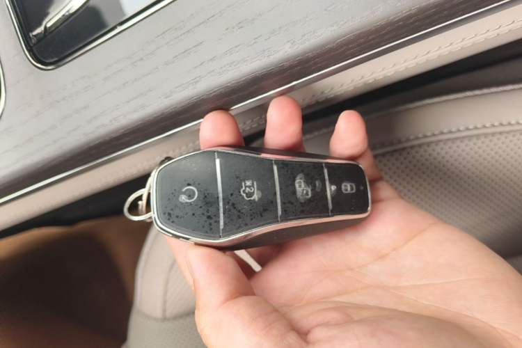 Used BYD Han 2025 DM-i Intelligent Driving Edition 125KM LiDAR Flagship Model Interior 1