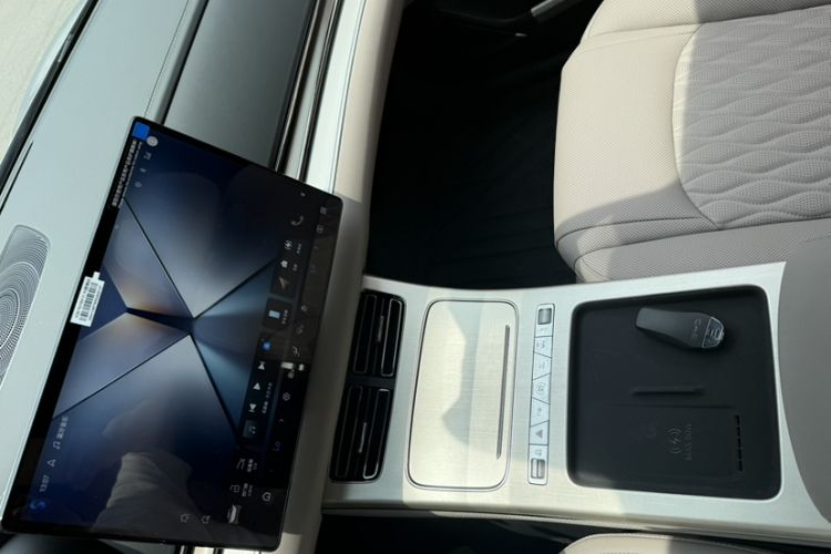 Used BYD Han 2025 DM-i Intelligent Driving Edition 245KM Prestigious Edition Interior 1