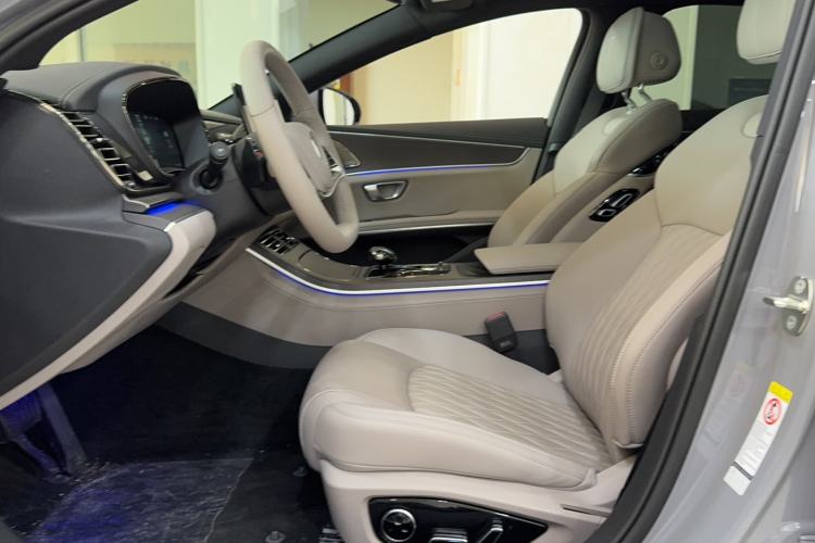 Used BYD Han 2025 DM-i Intelligent Driving Edition 125KM LiDAR Flagship Model Interior 1