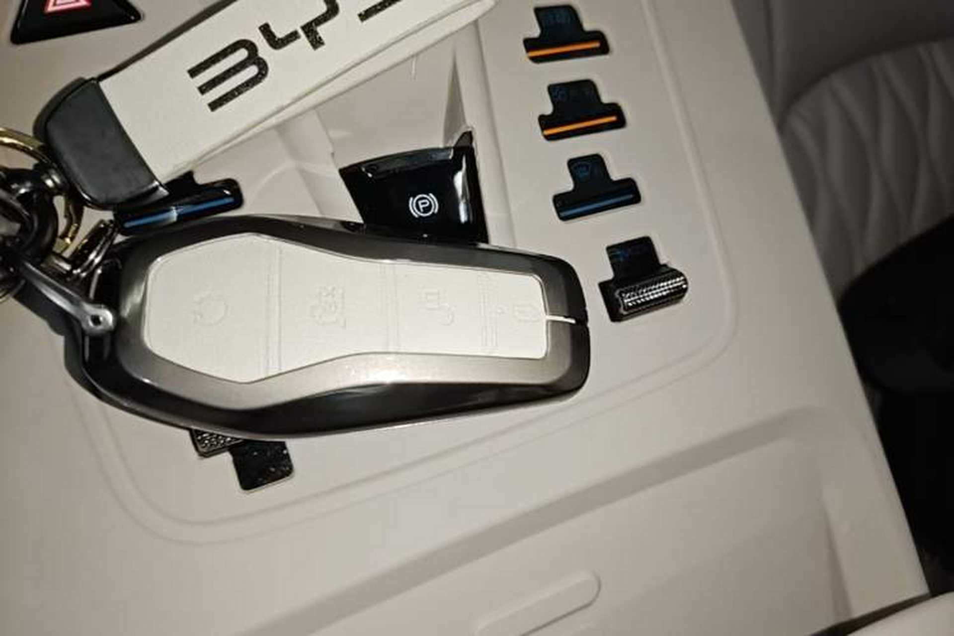 Used BYD Han 2025 EV Intelligent Driving Version 506KM Prestige Model Interior 1