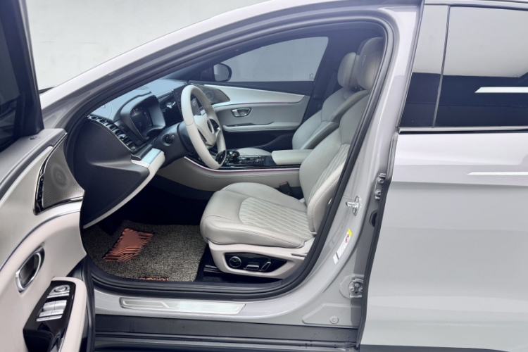 Used BYD Han 2025 DM-i 125KM Elite Model Interior 2