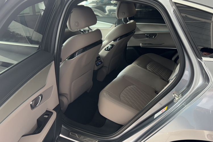 Used BYD Han 2025 DM-i 125KM Elite Model Interior 2