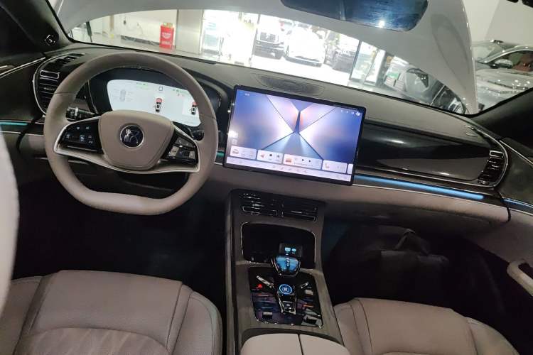 Used BYD Han 2025 EV Intelligent Driving Edition 701KM LiDAR Flagship Model Interior 2