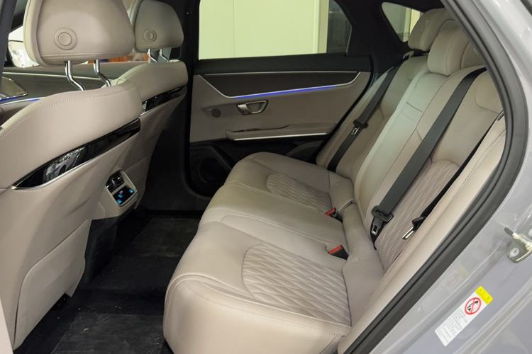 Used BYD Han 2025 DM-i Intelligent Driving Edition 125KM LiDAR Flagship Model Interior 2