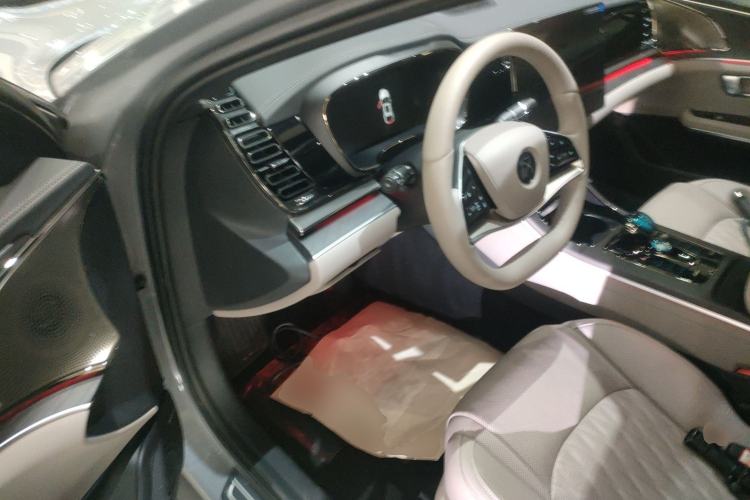 Used BYD Han 2025 DM-i Intelligent Driving Edition 125KM LiDAR Flagship Model Interior 3