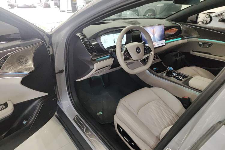 Used BYD Han 2025 EV Intelligent Driving Edition 701KM LiDAR Flagship Model Interior 3