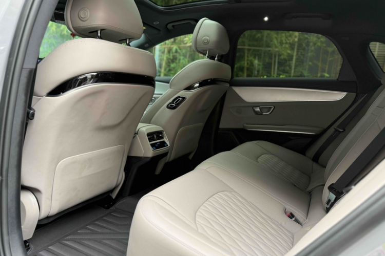Used BYD Han 2025 DM-i 125KM Elite Model Interior 4