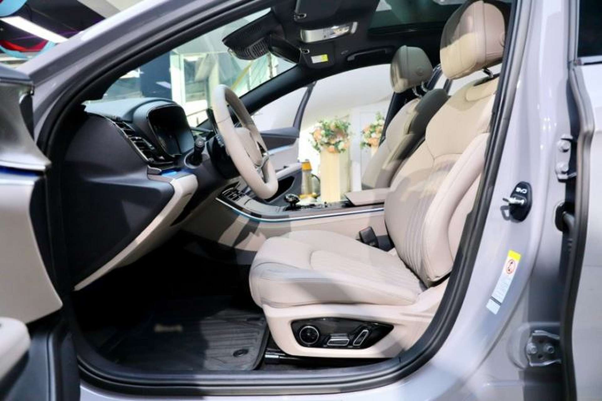 Used BYD Han 2025 DM-i 125KM LiDAR-Powered Intelligent Driving Model Interior 7