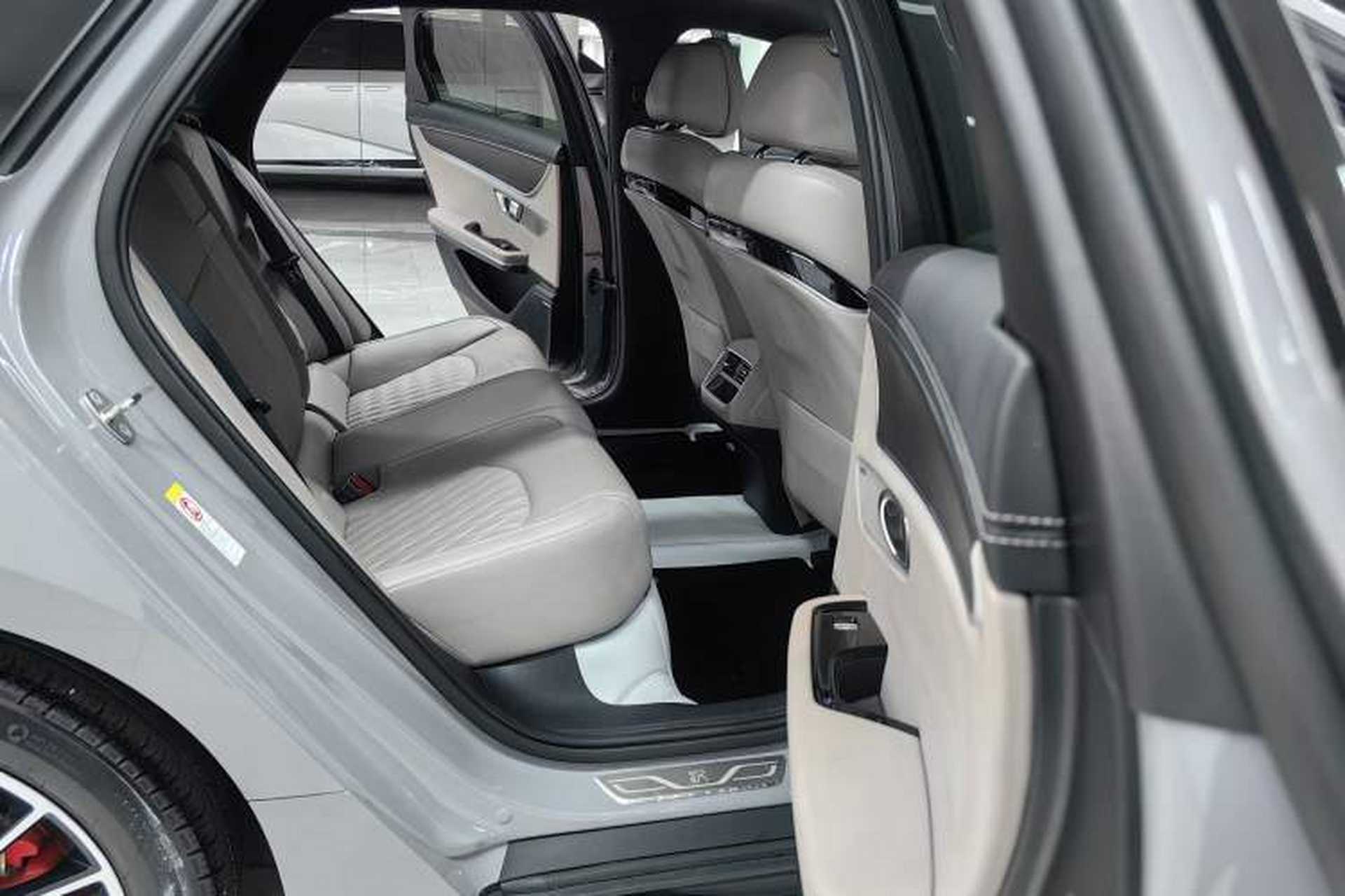 Used BYD Han 2025 EV with 701 km of Laser Radar-Enabled Intelligent Driving Interior 8