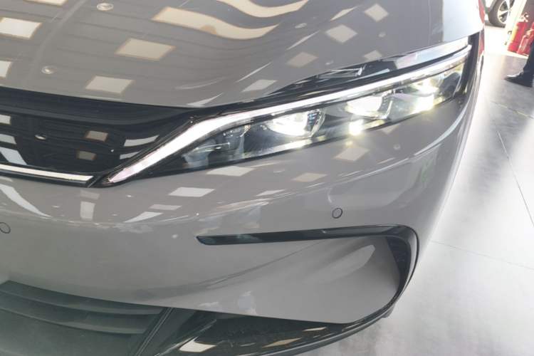 Used BYD Han 2025 DM-i 125KM LiDAR-Powered Intelligent Driving Model Left Front Headlight