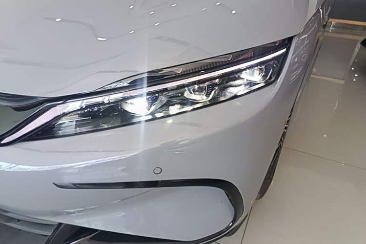 Used BYD Han 2025 DM-i 125KM LiDAR-Powered Intelligent Driving Model Left Front Headlight