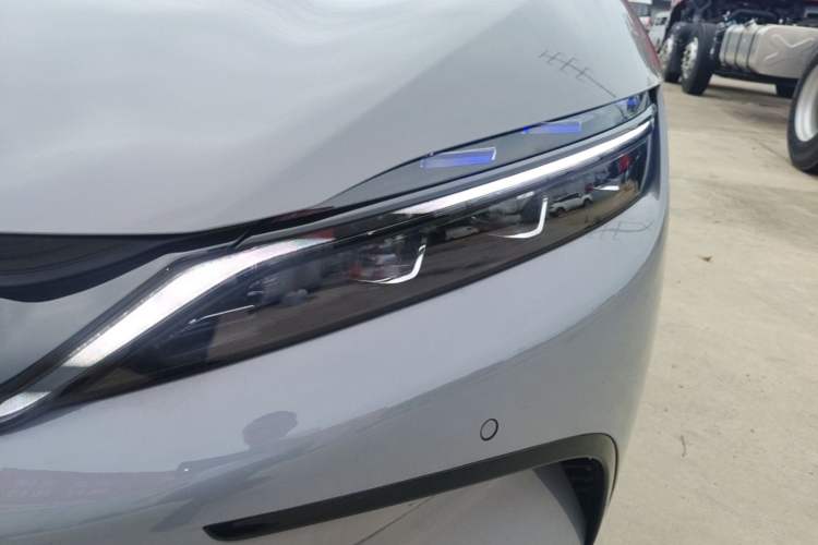 Used BYD Han 2025 EV 605KM Prestige Model Left Front Headlight
