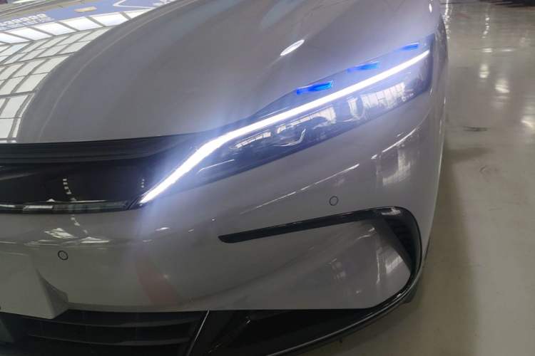 Used BYD Han 2025 DM-i 125KM Prestige Model Left Front Headlight