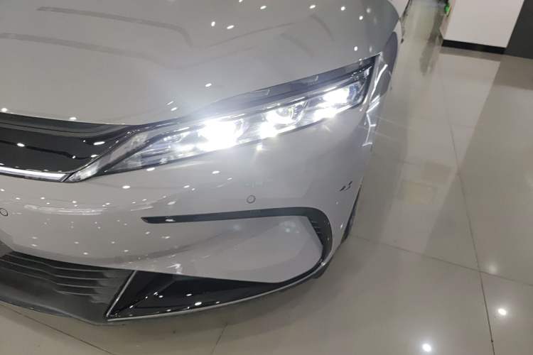 Used BYD Han 2025 EV Intelligent Driving Edition 701KM LiDAR Flagship Model Left Front Headlight