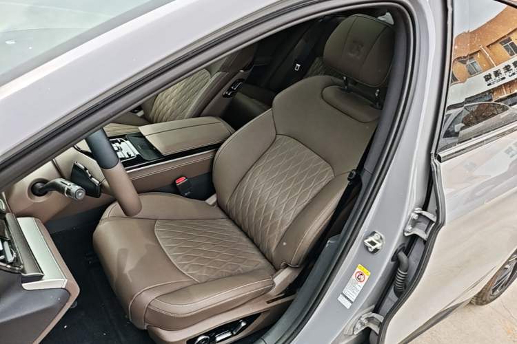 Used BYD Han 2025 DM-i 125KM LiDAR-Powered Intelligent Driving Model Left Front Seat