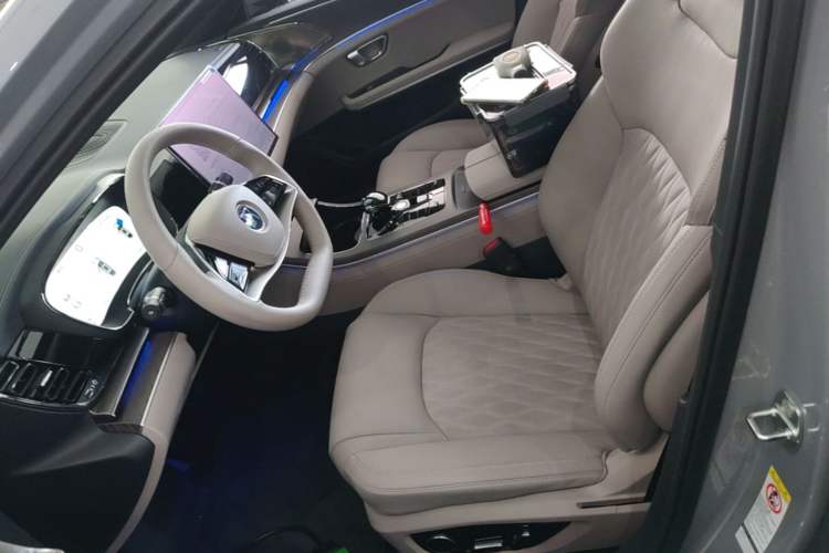 Used BYD Han 2025 DM-i 125KM LiDAR-Powered Intelligent Driving Model Left Front Seat
