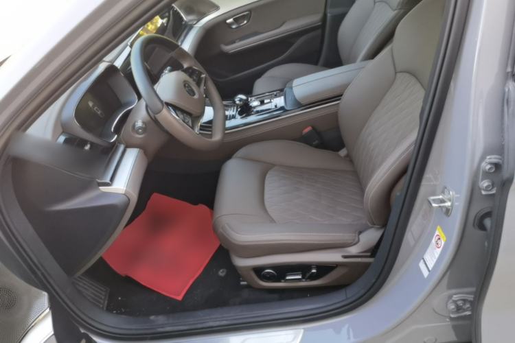 Used BYD Han 2025 DM-i Intelligent Driving Edition 125KM Prestige Model Left Front Seat