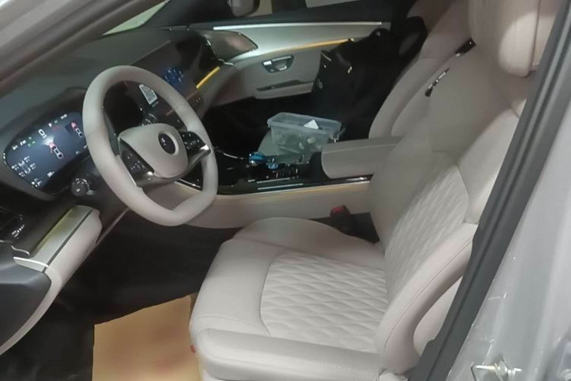 Used BYD Han 2025 DM-i Smart Drive 125KM Prestige Model Left Front Seat