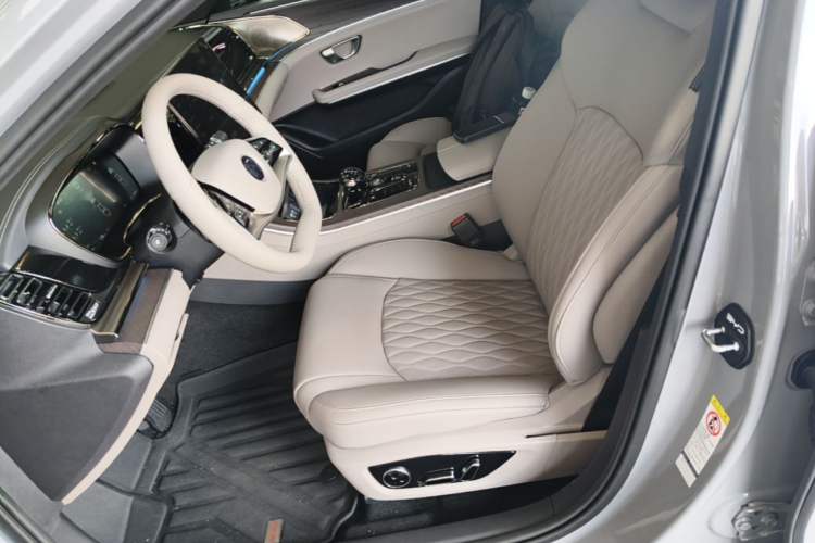 Used BYD Han 2025 DM-i 125KM LiDAR-Powered Intelligent Driving Model Left Front Seat