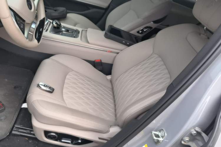 Used BYD Han 2025 DM-i 125KM Prestige Model Left Front Seat