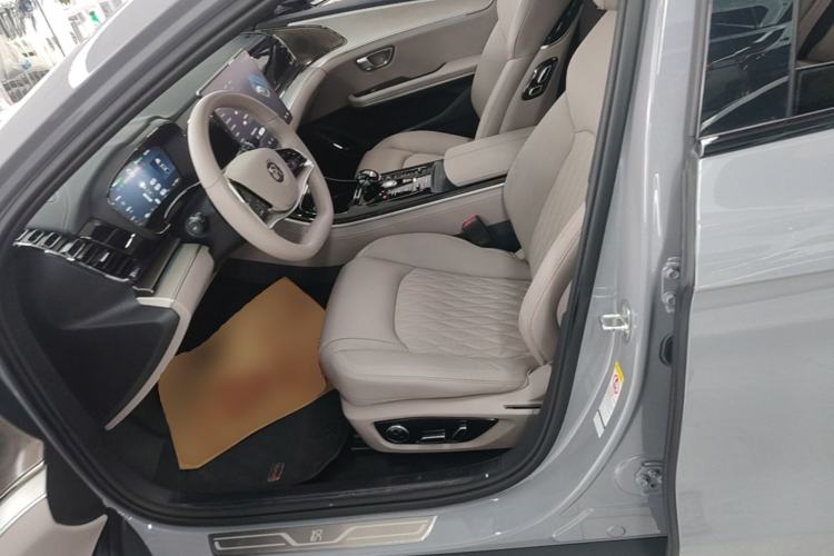 Used BYD Han 2025 DM-i Smart Drive 125KM Elite Model Left Front Seat