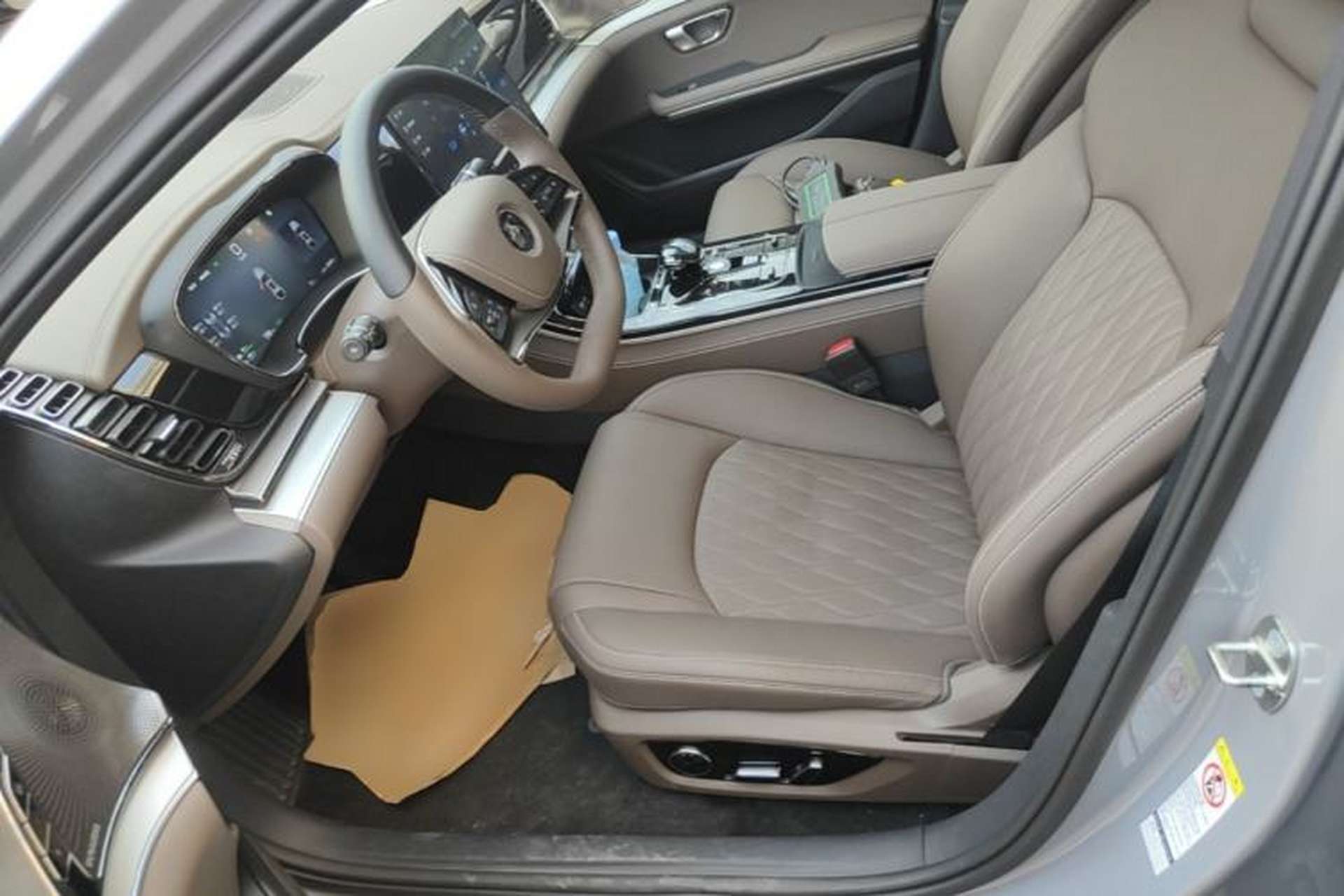 Used BYD Han 2025 DM-i Intelligent Driving Edition 125KM Prestige Model Left Front Seat