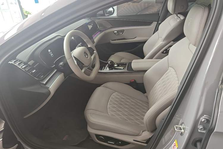 Used BYD Han 2025 DM-i 125KM LiDAR-Powered Intelligent Driving Model Left Front Seat