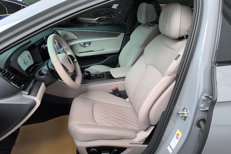 Used BYD Han 2025 DM-i 125KM LiDAR-Powered Intelligent Driving Model Left Front Seat