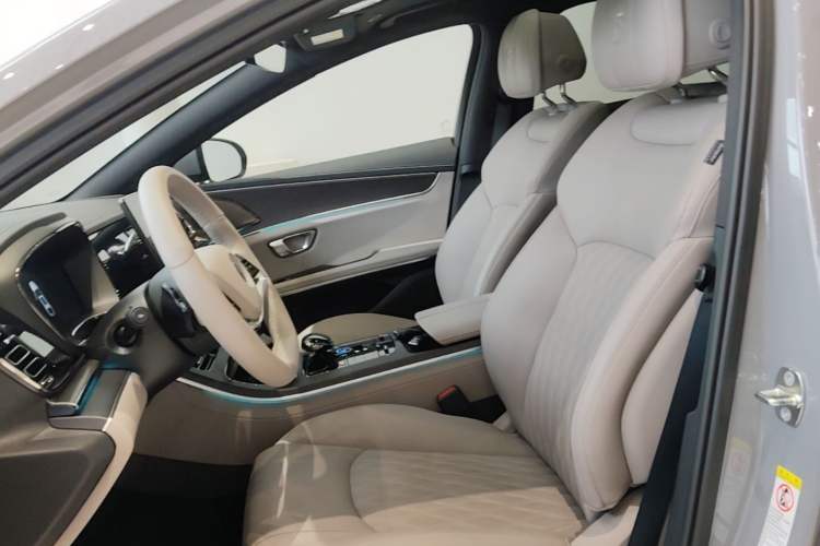 Used BYD Han 2025 DM-i Intelligent Driving Edition 125KM LiDAR Flagship Model Left Front Seat