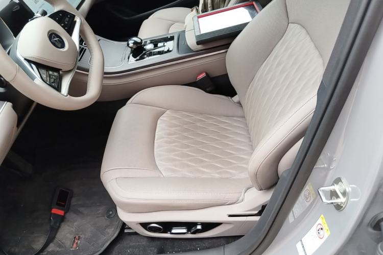 Used BYD Han 2025 DM-i Intelligent Driving Edition 125KM LiDAR Flagship Model Left Front Seat