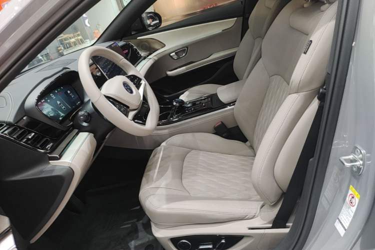 Used BYD Han 2025 DM-i Smart Drive 125KM Elite Model Left Front Seat