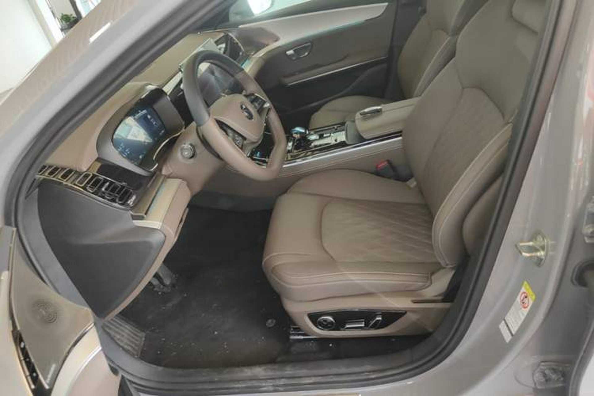 Used BYD Han 2025 DM-i Intelligent Driving Edition 125KM Prestige Model Left Front Seat