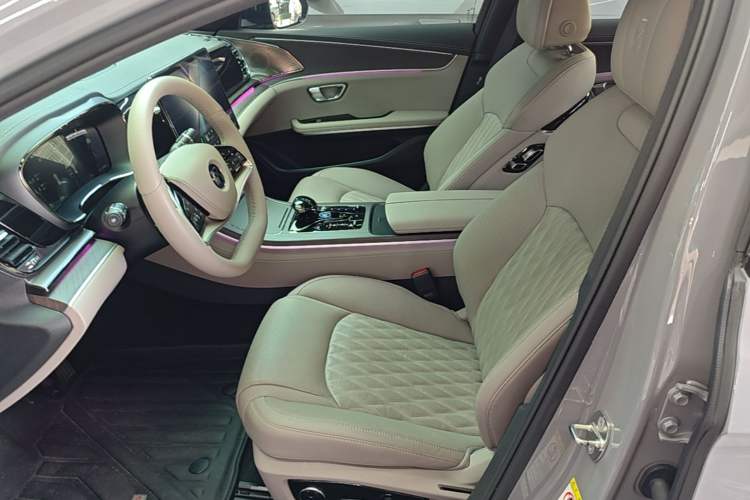 Used BYD Han 2025 EV Intelligent Driving Edition 701KM LiDAR Flagship Model Left Front Seat