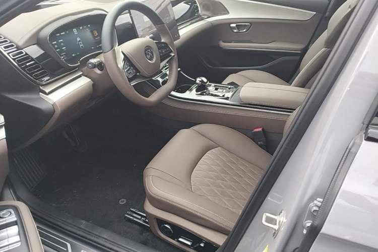Used BYD Han 2025 DM-i 125KM LiDAR-Powered Intelligent Driving Model Left Front Seat