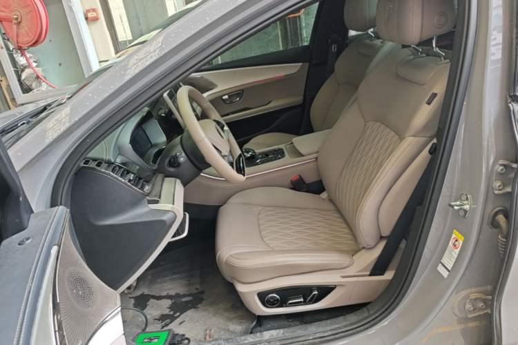 Used BYD Han 2025 DM-i 125KM Prestige Model Left Front Seat